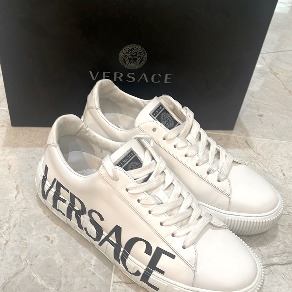 💯 Authentic Versace leather sneakers men 8 women 11 41 Neiman Marcus Worn 2x